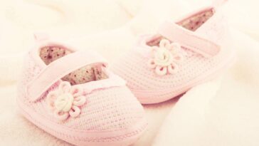 Sapatinho de crochê para recém-nascido que une conforto e carinho