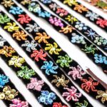 Bracelete rígido de crochê é moderno e valoriza qualquer look