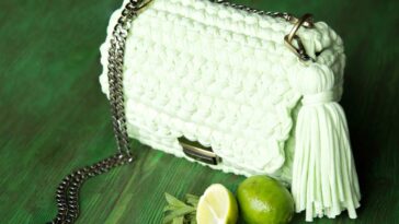 A clutch de crochê perfeita para festas e eventos e com acabamento profissional