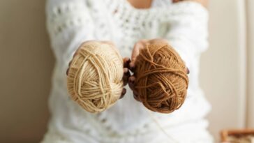 Uma girafa feita de crochê que vai mudar sua forma de criar