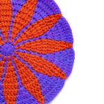 Porta-copos de crochê com sobras de fio para decorar sua mesa