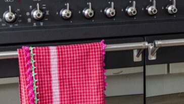 Esse acabamento em crochê está fazendo sucesso nas cozinhas brasileiras