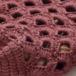 Transforme seu look com essa bolsa de crochê cheia de autenticidade
