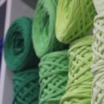 A bolsa feita com crochê e reciclagem que virou tendência entre artesãs