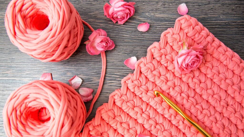 A bolsa de crochê com fio de malha mais prática e estilosa