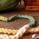 Marca-páginas borboleta em crochê dá charme e cor à sua leitura