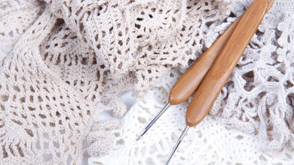 Vestido de crochê para menina com margaridas, um guia prático e delicado