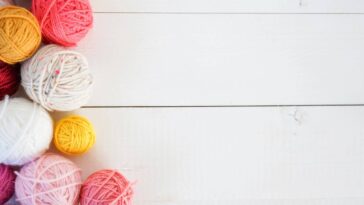 Pelerine de crochê com caimento perfeito e estilo elegante