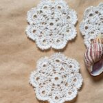 Jogo de descanso de panela em crochê simples protege e decora sua mesa
