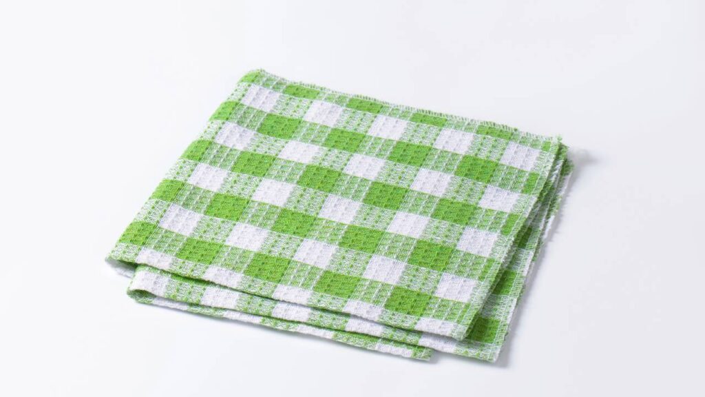 Esse hábito comum pode estar deixando sua cozinha mais suja do que parece