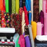 A técnica que dá nova vida a tecidos velhos com um toque artesanal