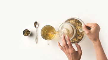 As 3 bebidas que ajudam a combater placa e tártaro naturalmente