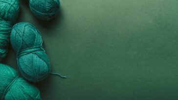 Ela fez essa manta com crochê e o resultado deixou a casa mais aconchegante