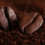 Muita gente está usando café no banheiro e agora sabemos por que