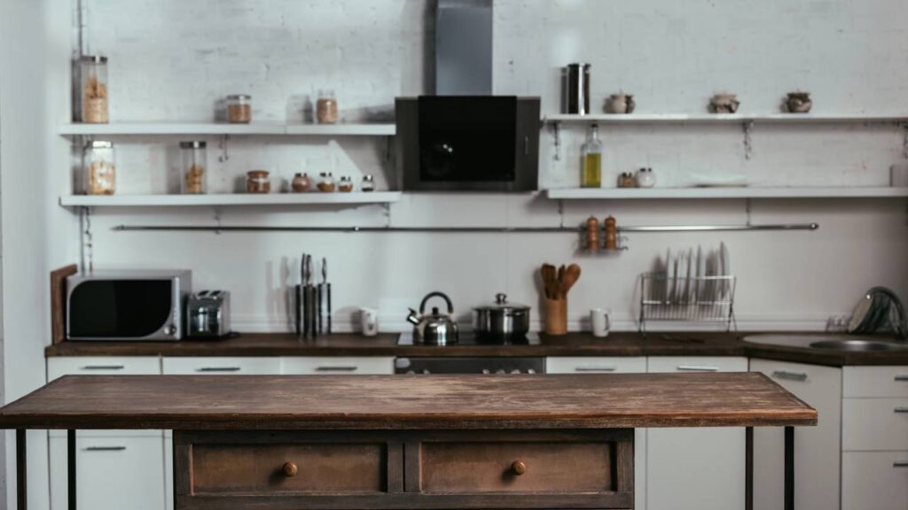 Adeus a bancada comum, veja a dica de um arquiteto que mais valorizou minha cozinha