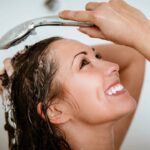 O vinagre branco é um produto acessível e versátil que muitas pessoas já têm em casa - Créditos: depositphotos.com / MilanMarkovic