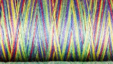 Como fazer brincos e colar em crochê com fio metálico passo a passo