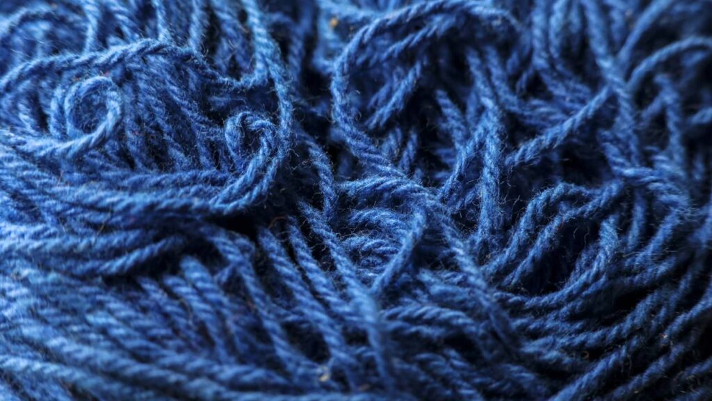 A técnica simples de crochê que cabe na bolsa e alivia o estresse