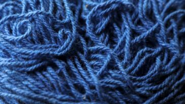 A técnica simples de crochê que cabe na bolsa e alivia o estresse