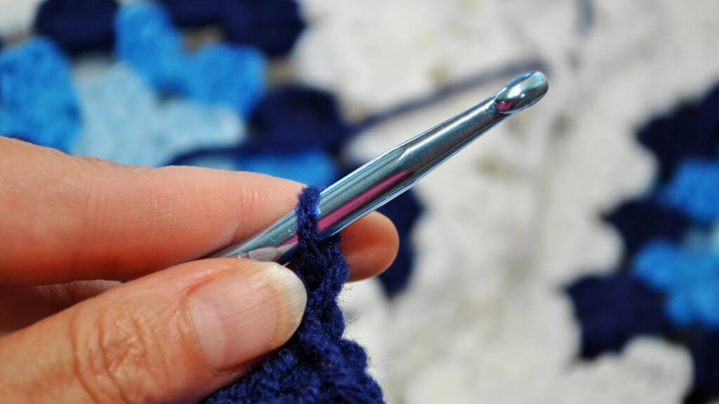 Como fazer arremate invisível no crochê passo a passo para acabamento perfeito