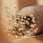 Cesto de crochê estruturado com fio de malha grosso e acabamento firme