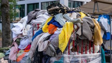 Guardar roupas antigas pode dizer mais sobre você do que imagina