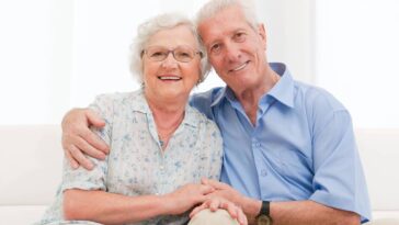 Os 5 cuidados no banho que toda pessoa com mais de 70 anos deve ter