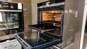 Limpeza de forno com limão vira dica favorita de quem ama casa limpa e natural