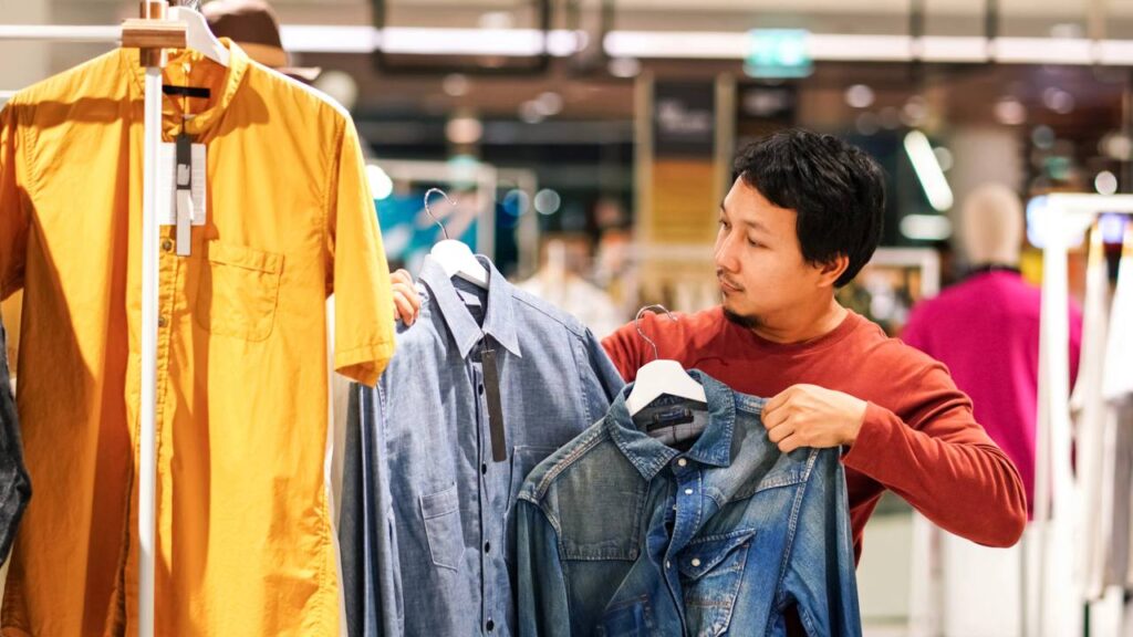 Estudo revela as cores que pessoas com autoestima baixa preferem usar