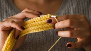 Esse kit de crochê com orelhinhas encantou quem ama peças infantis feitas à mão