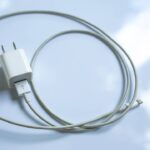 Depois que comecei a guardar meus carregadores desse jeito, nunca mais perdi nenhum