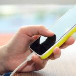 O que acontece quando você ativa o modo avião ao carregar o celular