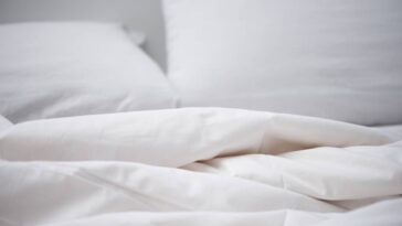 Este teste caseiro revela se seu travesseiro está te fazendo mal
