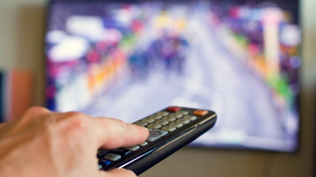 O que significa colocar o volume da televisão em números pares, segundo a psicologia