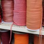 Crochê com fio de vidro para peças decorativas sofisticadas e brilhantes