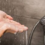 O simples hábito que pode cortar sua conta de energia pela metade