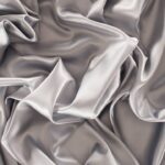 Esse tecido é produzido por um inseto e é símbolo de elegância há séculos