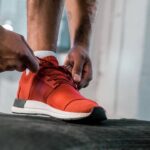 Por que cada vez mais pessoas estão abandonando o talco nos sapatos