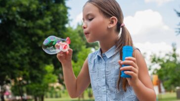 A explicação mais fascinante para as cores nas bolhas de sabão