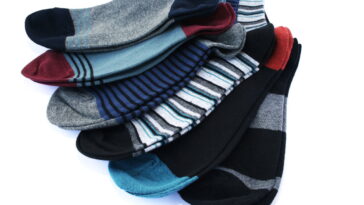 Como evitar bolinhas nas meias com um truque caseiro simples