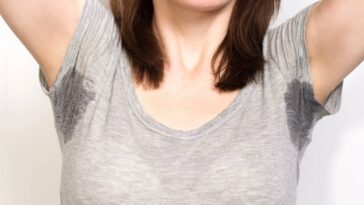 Os 5 passos que usei para eliminar manchas de desodorante sem gastar com produtos caros