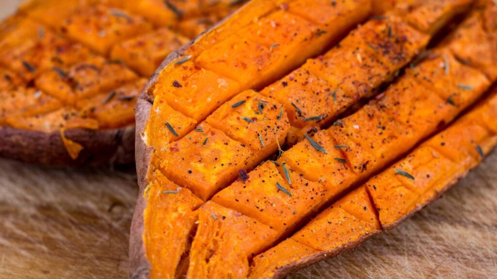 O alimento comum que regula a pressão e melhora seu sono naturalmente