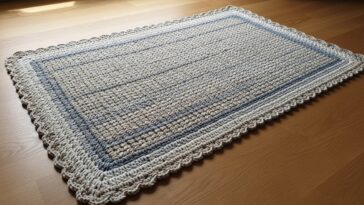 Tapete retangular em crochê com borda de bico russo para elegância artesanal