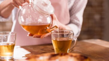 Infusão noturna que protege a flora intestinal e evita inchaço abdominal