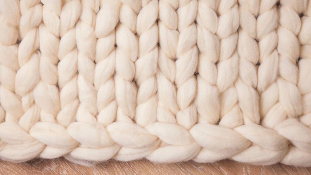 A capa de crochê que une segurança elegância e toque artesanal