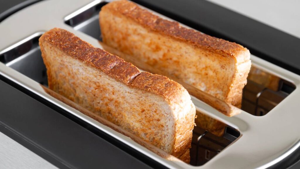 O eletrodoméstico mais arriscado da cozinha que muita gente deixa ligado sem saber do perigo