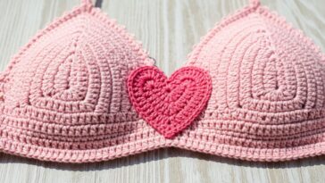 Essa tendência de crochê está dominando os looks de verão