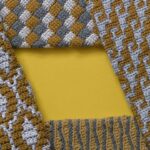 Cachecol infinito em crochê é o novo xodó do frio com estilo