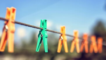 Você está secando roupa errado e isso pode estar estragando suas peças