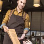 O que significa ajudar os garçons a recolher a mesa segundo a psicologia